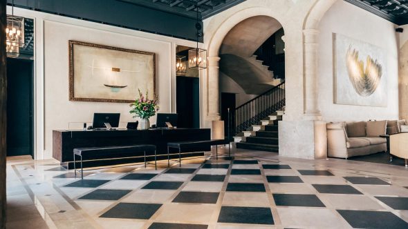 4-en-lobby-decor-style-art-boutique-hotel-sant-francesc-palma-590x332.jpg